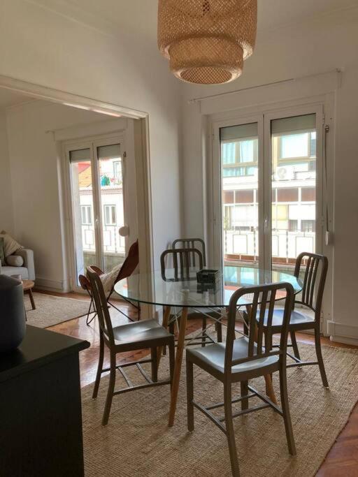 Apartamento Bem Localizado Para Familias & Amigos Apartment Lisbon Exterior photo